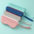 Sylikonowe etui na okulary z poręcznym uchwytem ET-139 niebieskie